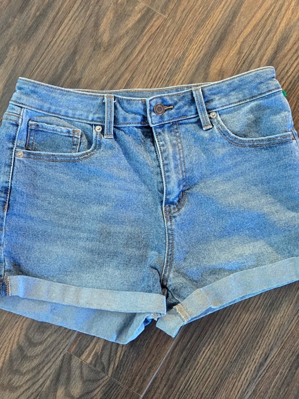 NO BOUNDARIES Medium-Wash Blue Denim Shorts NWOT/SIZE 10